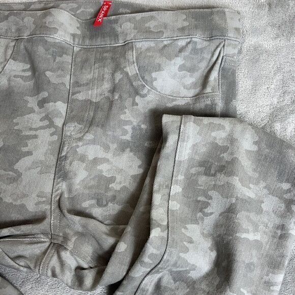 SPANX Camouflage Leggings medium - Picture 4 of 10